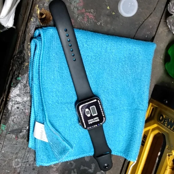 Apple watch series 5 GPS & Cellular